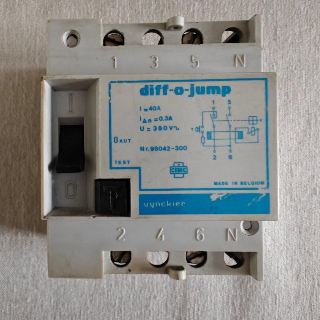 Disjoncteur Différentiel Vynckier 40A 300mA, Enlèvement, Utilisé, Autres types