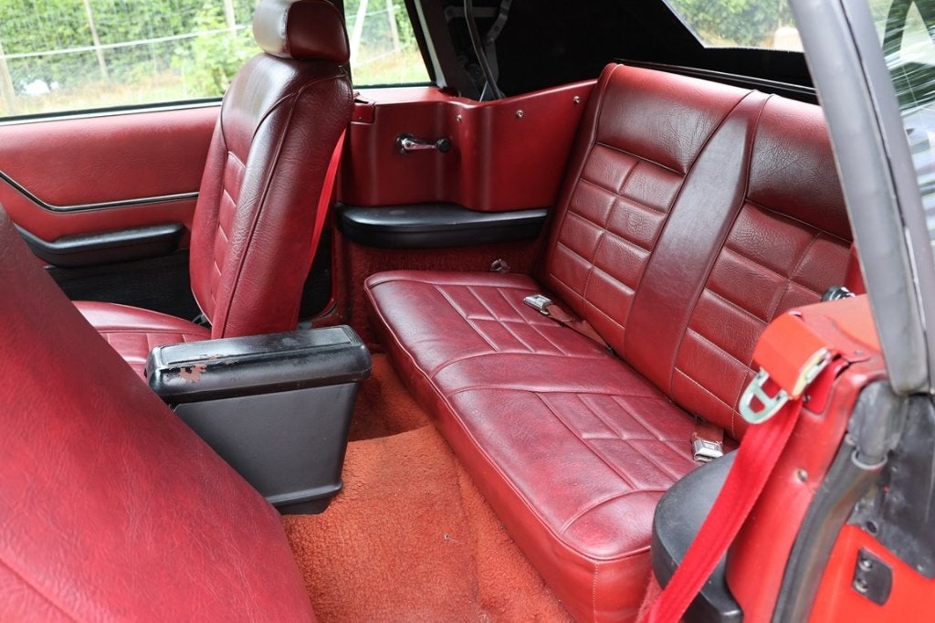 Ford mustang cabriolet jaar 1984, foto 10
