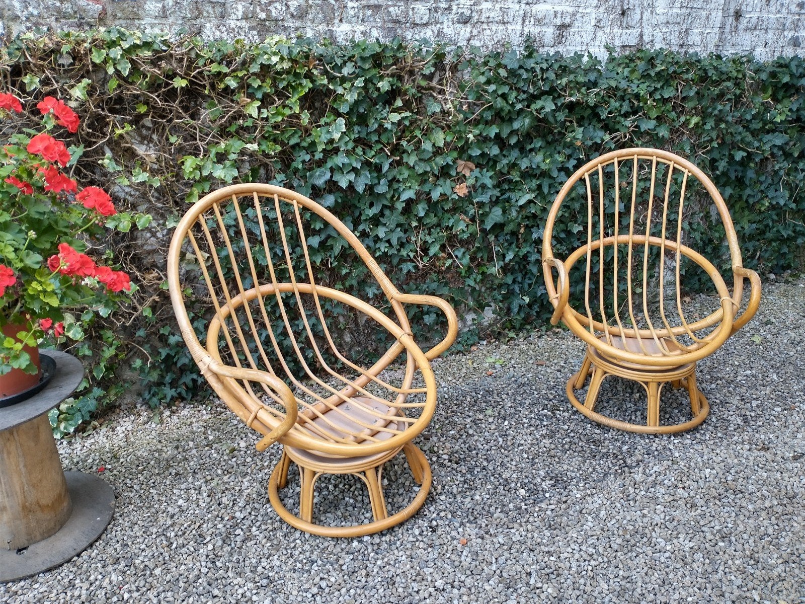 2 vintage rotan zetels met bijhorende kussens grijs wit, Enlèvement, Utilisé, Osier ou Rotin, Vintage