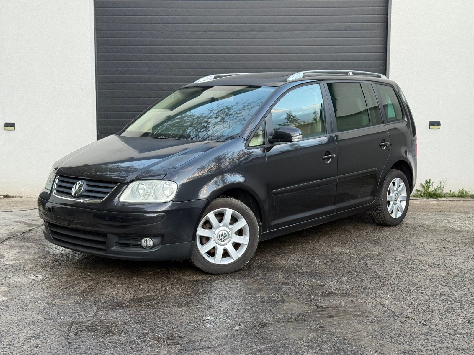 VOLKSWAGEN TOURAN 1.6 FSI– EURO 4 5 PLACES, Autos, Cuir, Achat, Beige, Entreprise
