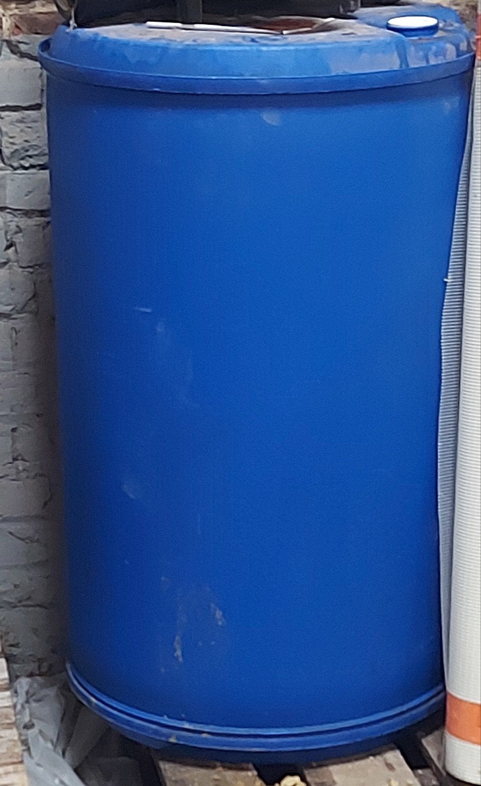 FÛT ENVIRON 180L "ADBLUE "POUR MOTEURS DIESEL, Ophalen