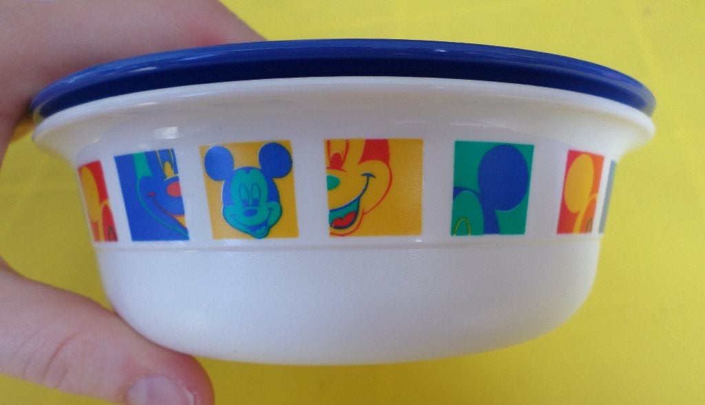 Tupperware Mickey Disney plat coupellebol enfants bleu blanc, Maison & Meubles, Cuisine| Tupperware, Neuf, Récipient ou Bol, Blanc