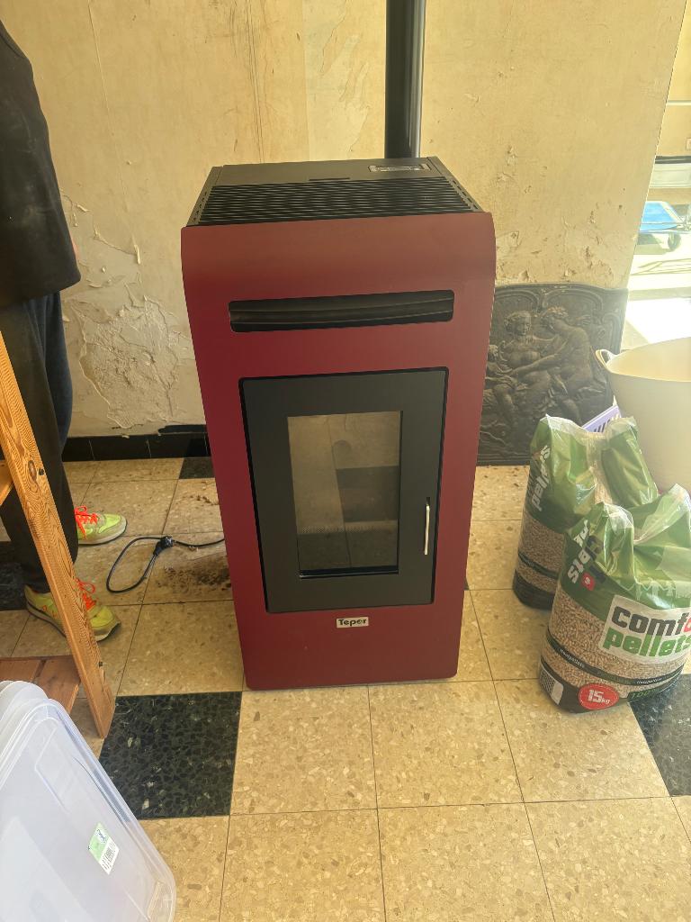 Poêle au pelet, Bricolage & Construction, Enlèvement, Comme neuf, 800 watts ou plus, Poêle
