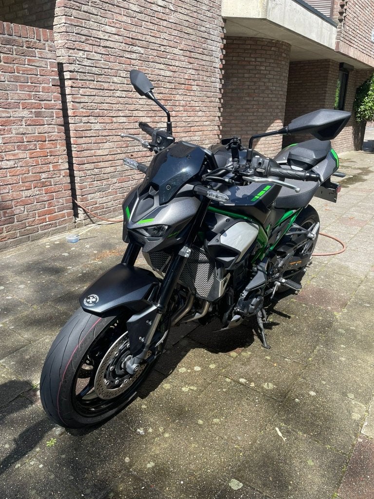 Kawasaki z900 2025, Motoren, Motoren | Kawasaki, 4 cilinders, Motorrijbewijs A, 948 cc, Gebruikt