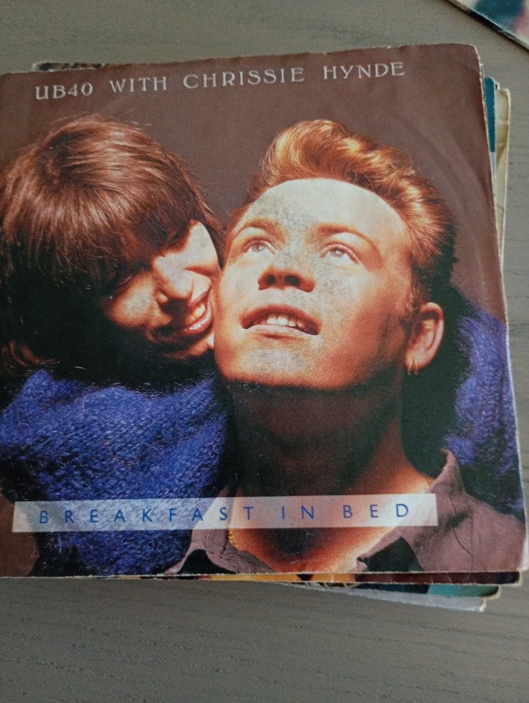 UB40 with Chrissie Hynde - Breakfast in bed, Gebruikt, Verzenden, 7 inch, Fotohoes