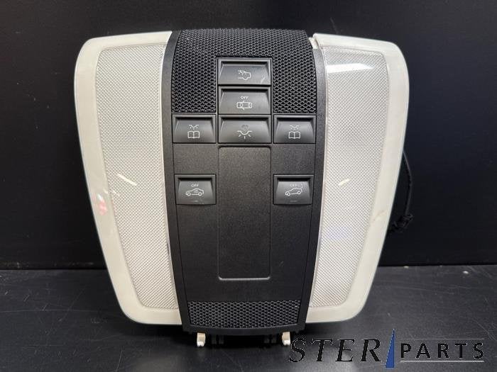 Eclairage intérieur avant d'un Mercedes C-Klasse, 3 mois de garantie, Utilisé, -, -
