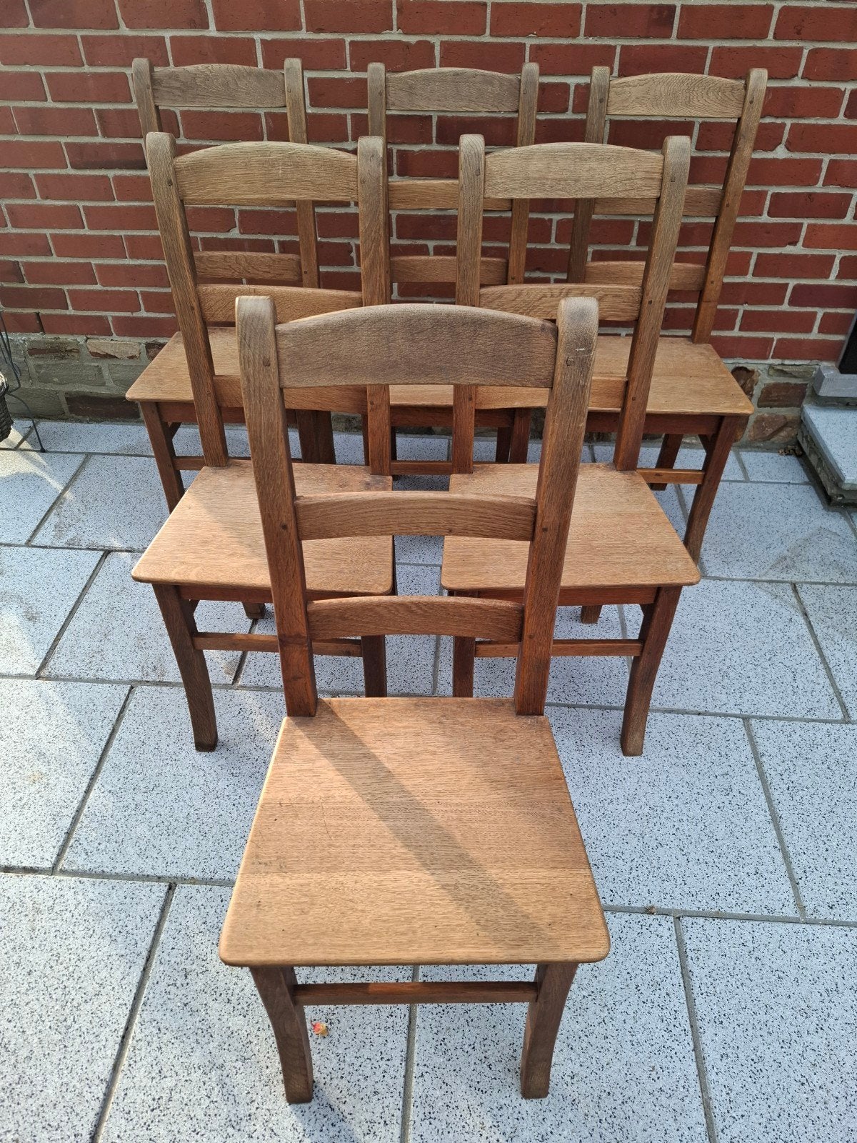 Chaise en chêne, Enlèvement