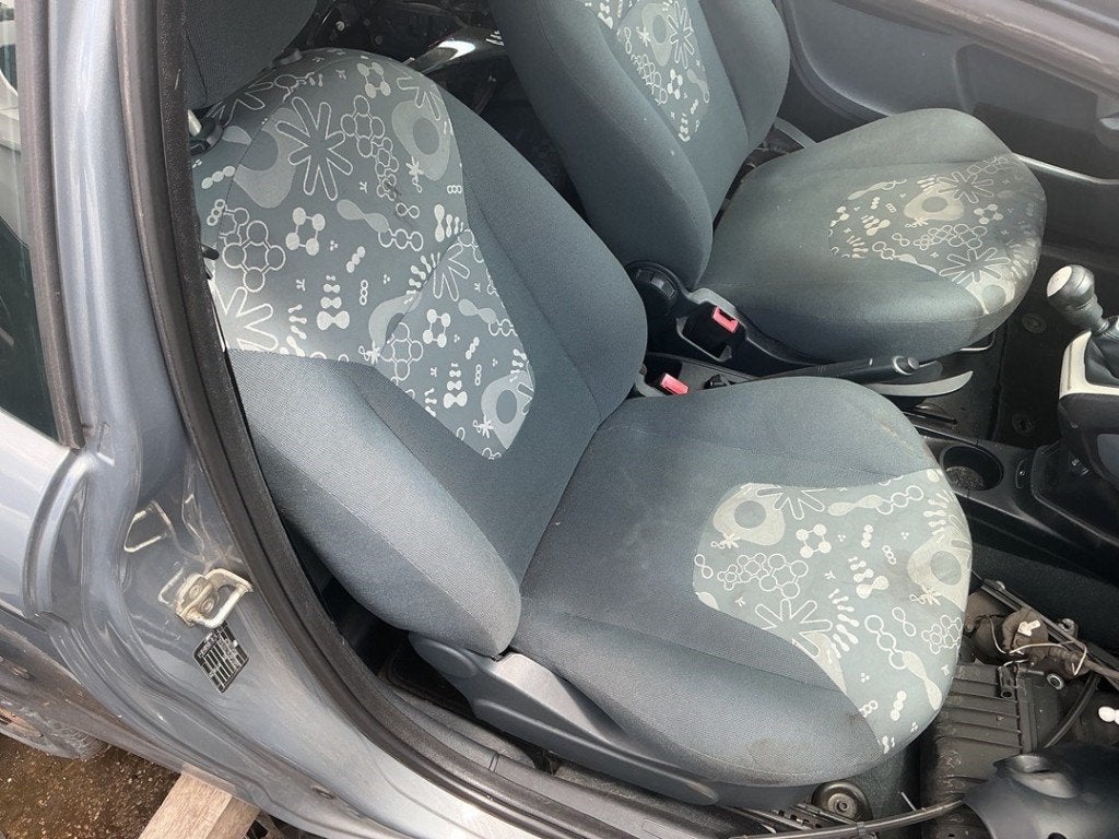STOEL RECHTS VOOR Ford Ka II (01-2008/05-2016), Auto-onderdelen, Gebruikt, Henry-Ford-Straße  1
50735  Köln, DE, Ford-Werke GmbH