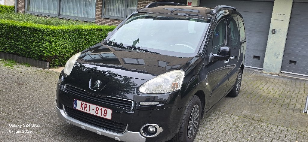 PEUGEOT PARTENER 1.6 DIESEL 1ER MAIN, Euro 5, Achat, Boîte manuelle, Entretenue par le concessionnaire