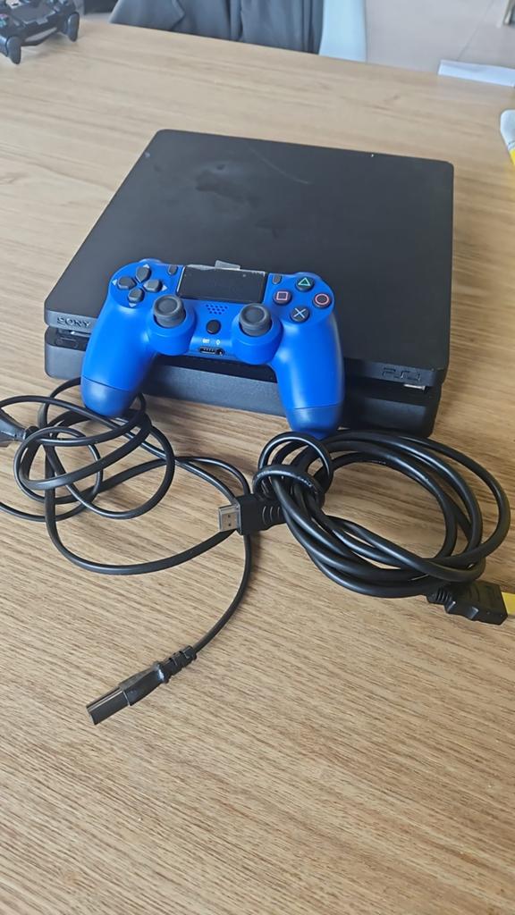 PS4 Slim 500GB met controller en kabels, 500 GB, Enlèvement ou Envoi, Avec 1 manette, Comme neuf