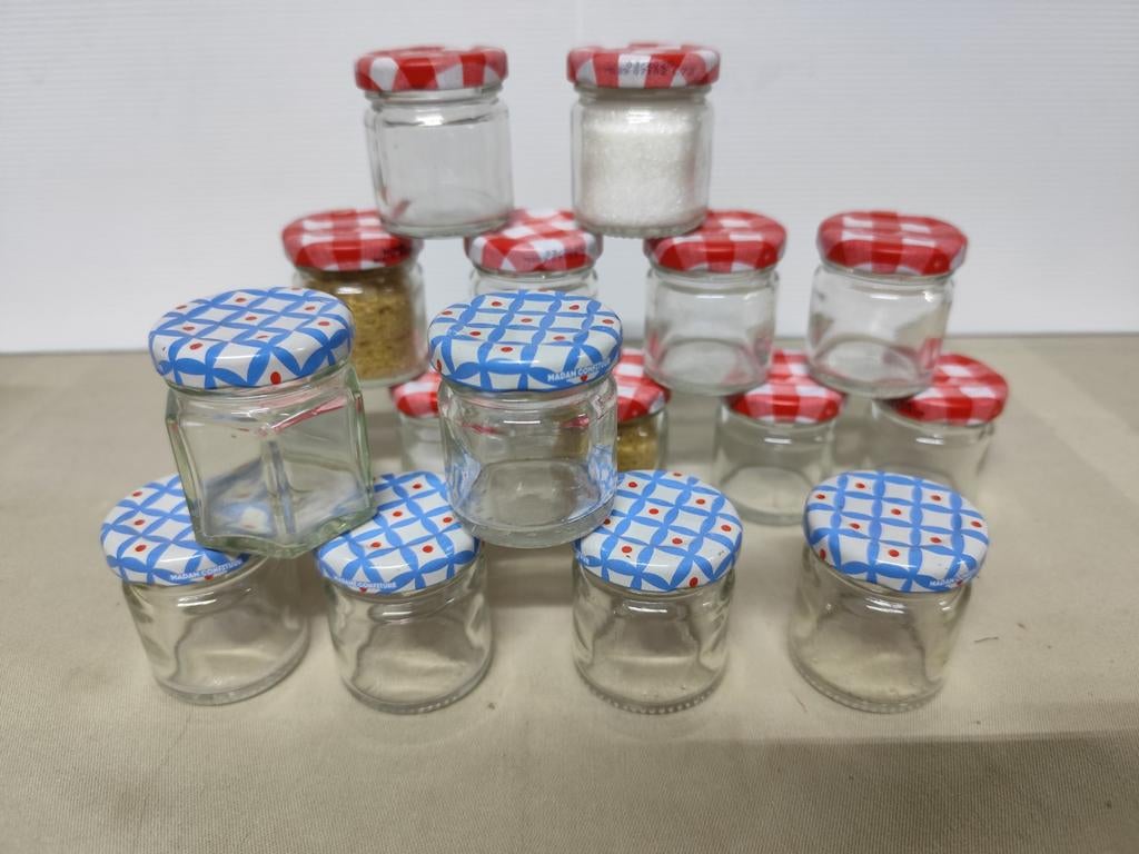17 mini potjes met deksel, voor confituur, suikers of..., Ophalen