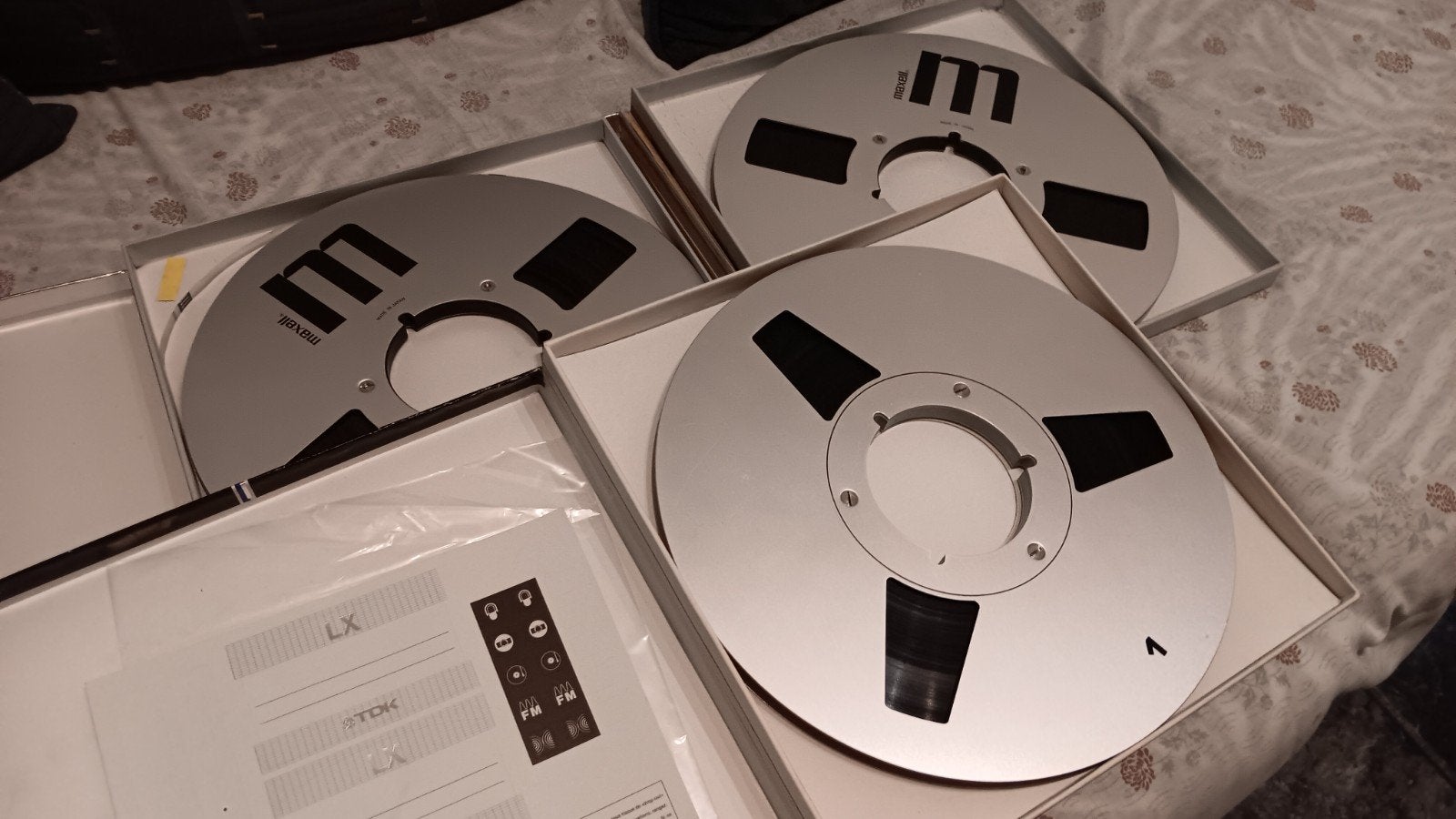 3 stuks metal spoelen en tape, Audio, Tv en Foto, Bandrecorder, Verzenden