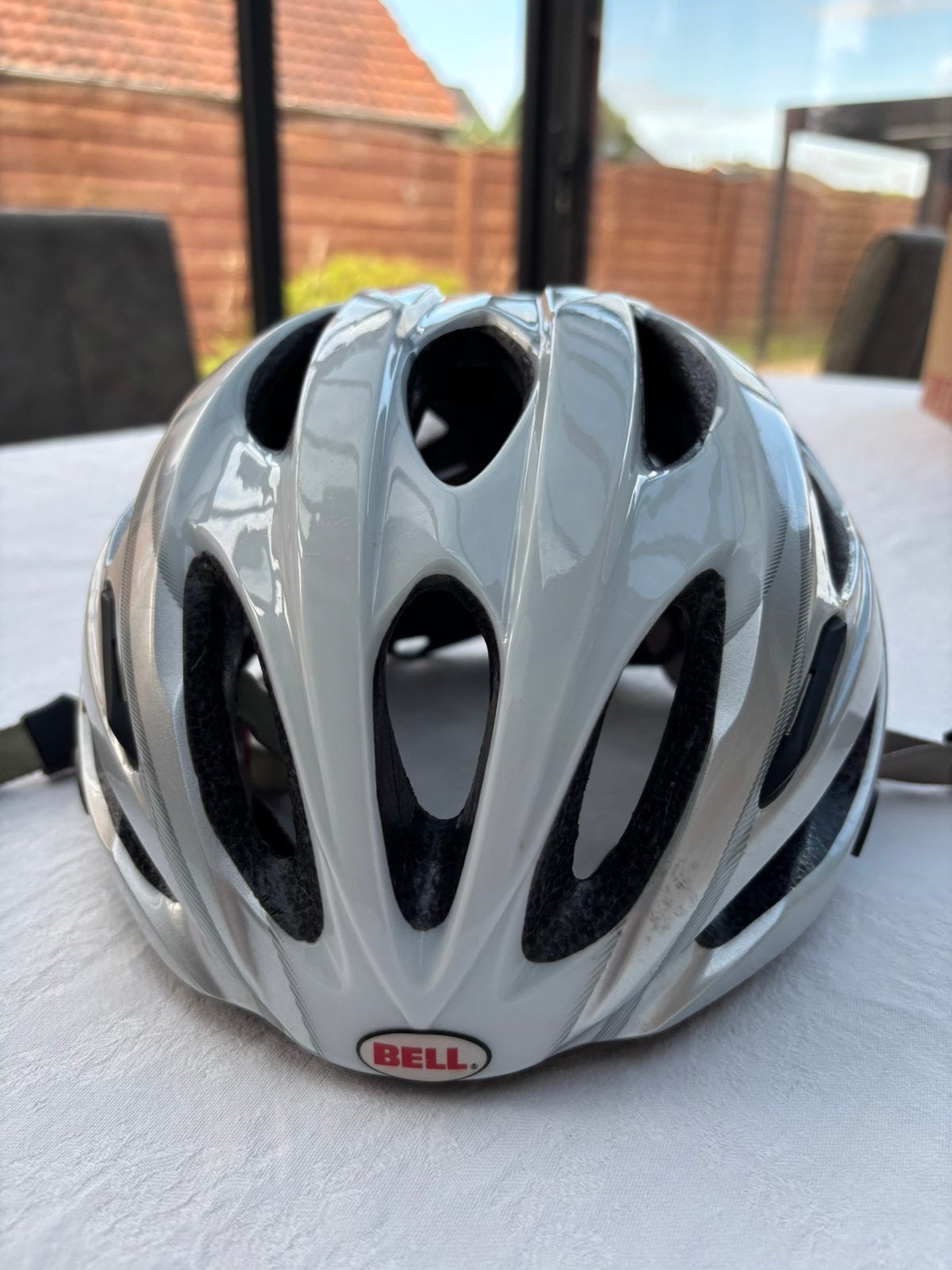 Helm Bell, Ophalen, Zo goed als nieuw