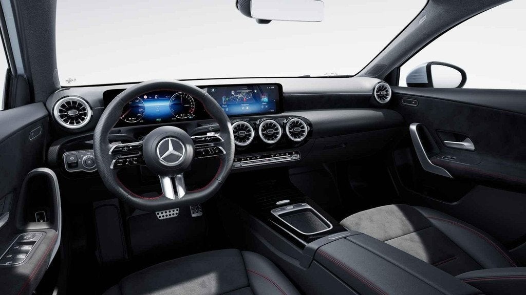 Mercedes-Benz A-Klasse Limousine A 250 e AMG Line | Smartpho, Auto's, 4 deurs, Stof, Gebruikt, 16 kWh