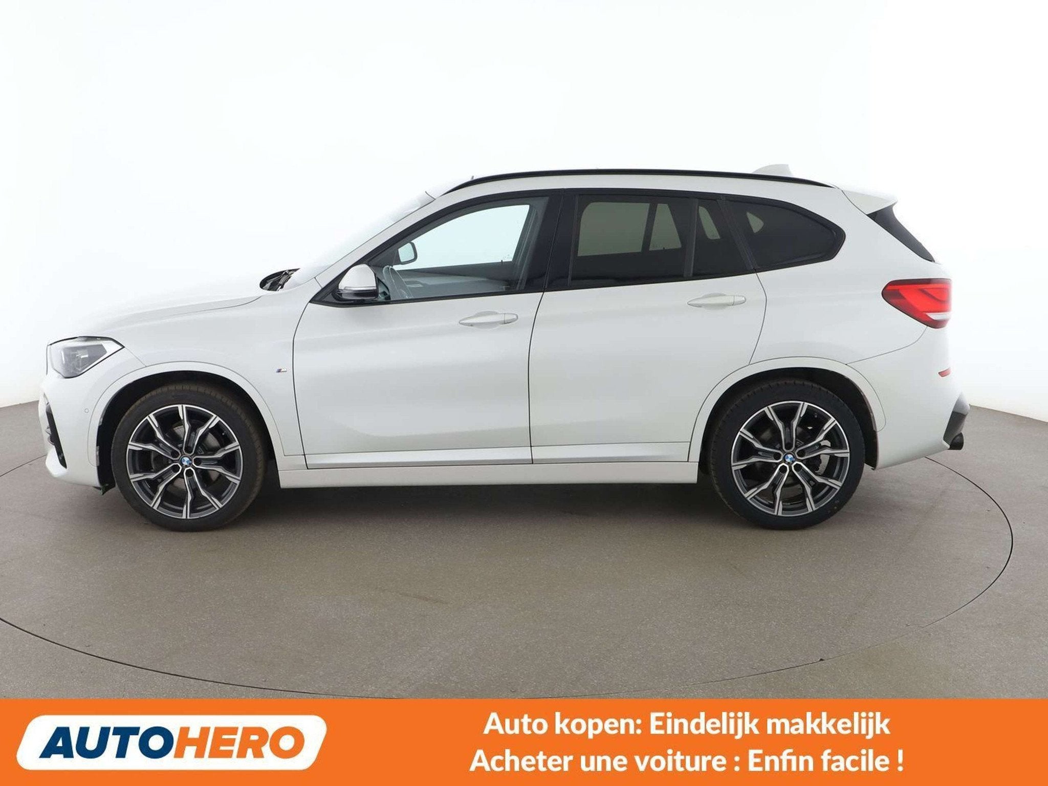 BMW X1 xDrive 18d M Sport (bj 2021, automaat), Auto's, Wit, Lichtsensor, 150 pk, SUV of Terreinwagen