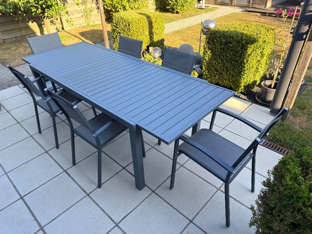 Tuintafel uitschuifbaar van 1,80m naar 2,40m met 6 stoelen., Ophalen