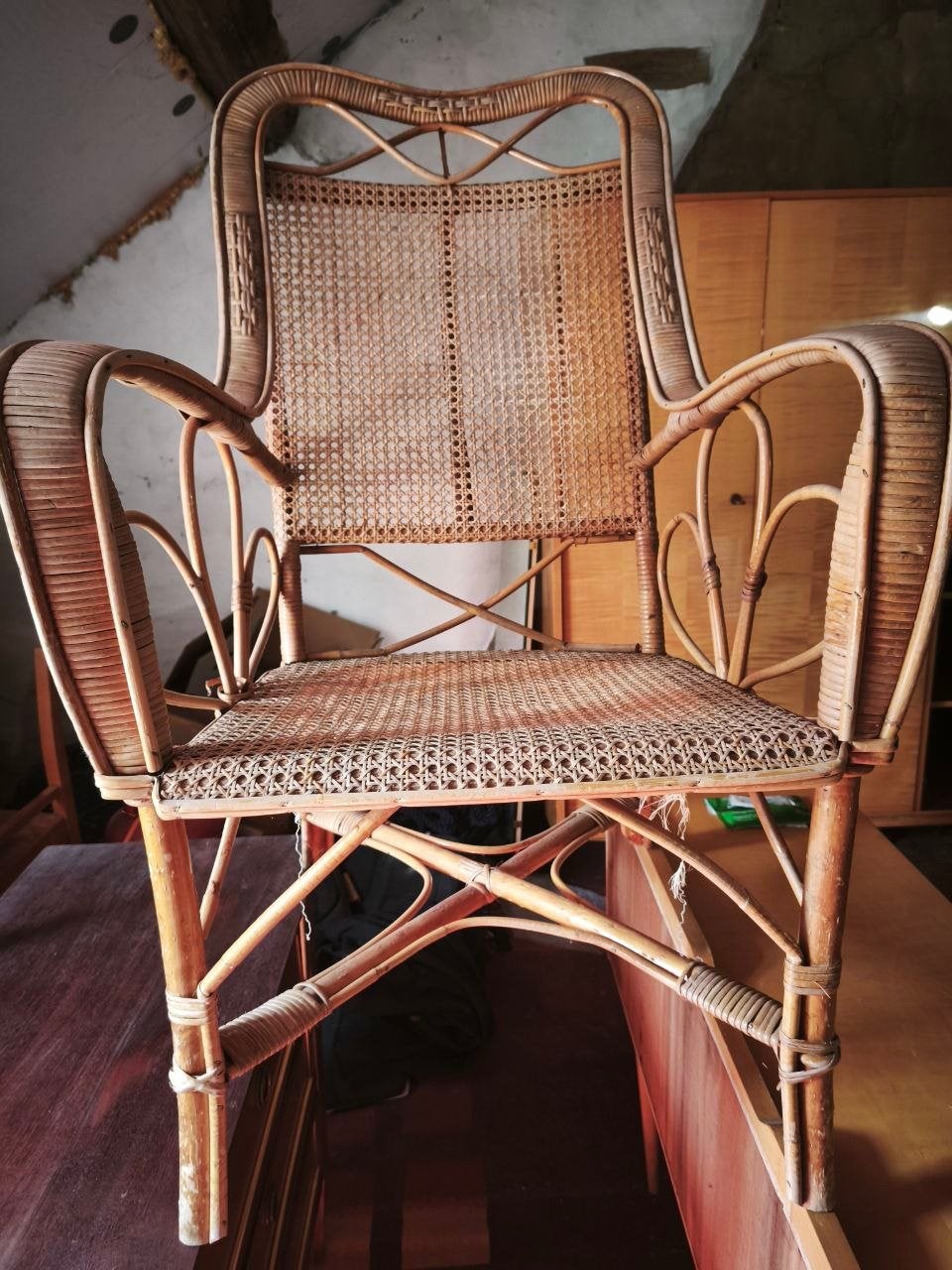 Fauteuil osier, Enlèvement