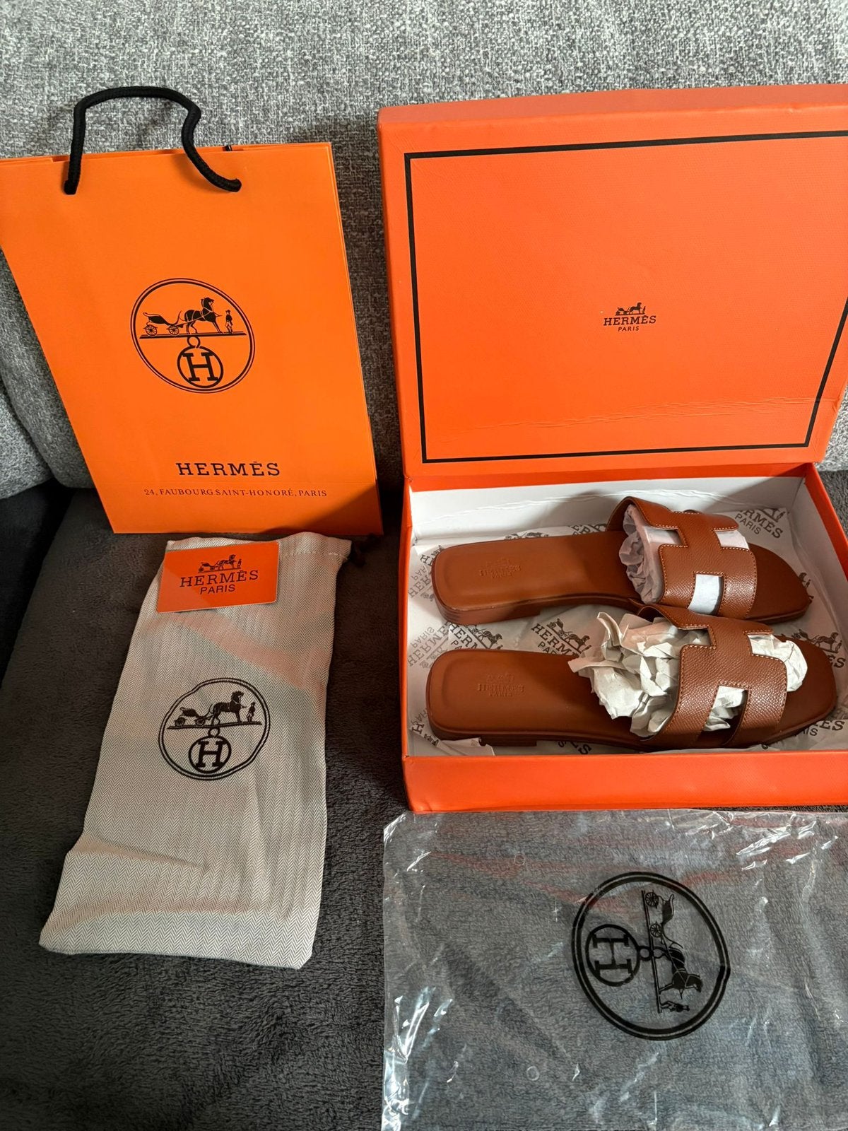 Hermes slippers, Ophalen, Bruin, Sandalen of Muiltjes, Zo goed als nieuw