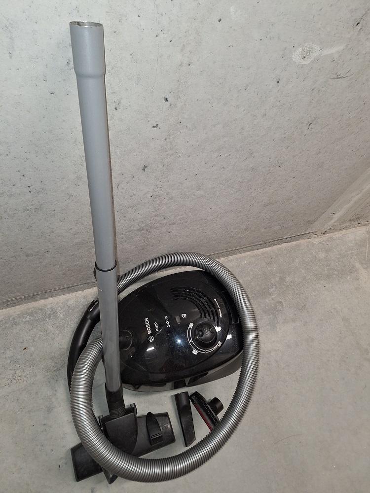 Aspirateur traineau Bosch, Electroménager, 1600 à 2000 watts, Aspirateur, Sac à poussière, Enlèvement