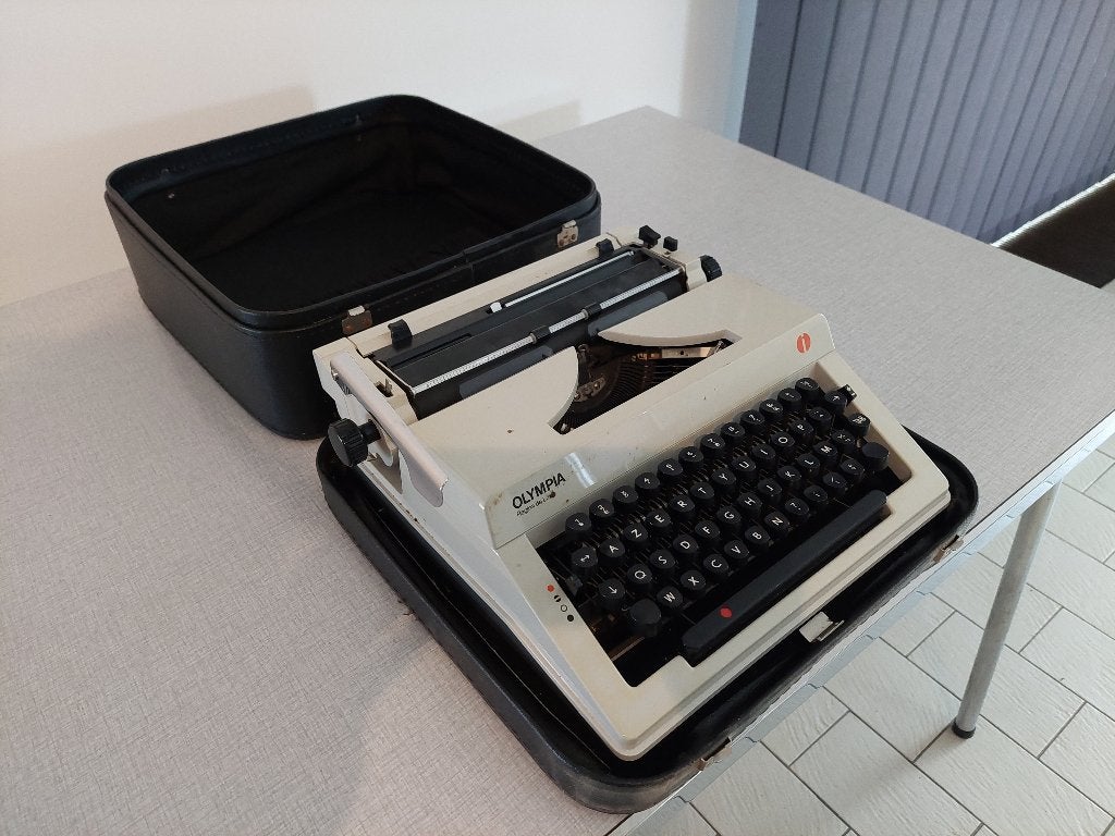 Typemachine, Enlèvement