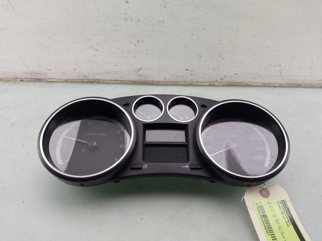 INSTRUMENTS DE BORD Peugeot 308 (4A / C) (01-2007/12-2015), Kontakt-peugeot@peugeot.com, Utilisé, Peugeot Deutschland GmbH, Bahnhofsplatz
65423  Rüsselsheim, DE