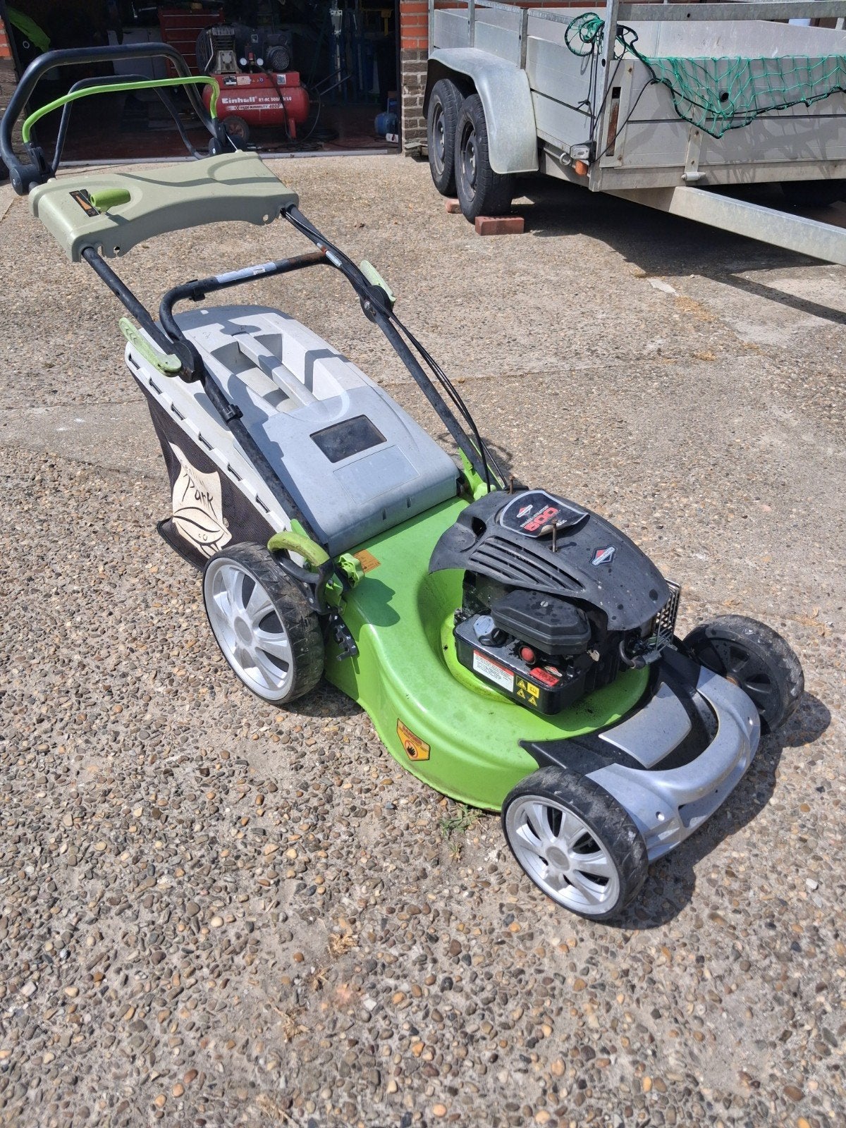 Machine à gazon à vendre (ne fonctionne pas), Enlèvement