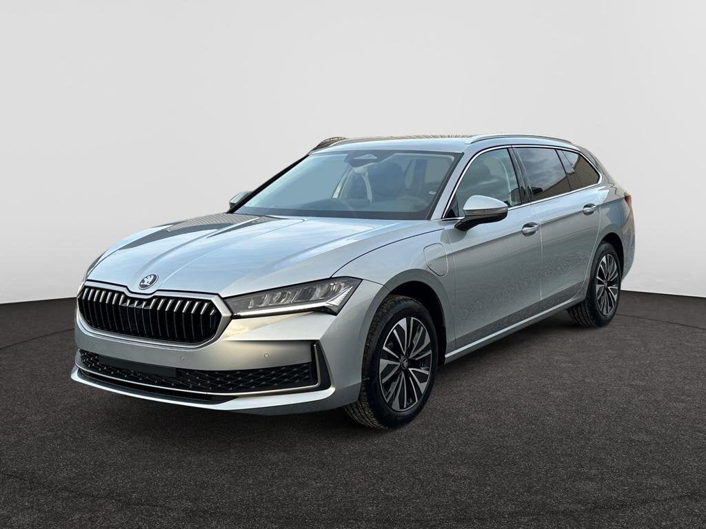 Skoda Superb Combi PHEV Superb Combi PHEV 1.5 TSI Corporate, Auto's, Skoda, Automaat, Navigatiesysteem, Hybride Elektrisch/Benzine