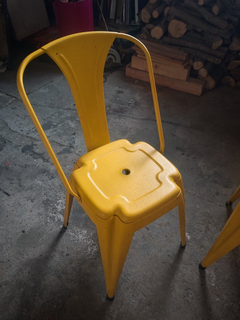 2 chaises industrielles métal jaune – style Tolix, Maison & Meubles, Autres couleurs, Comme neuf, Deux, Enlèvement
