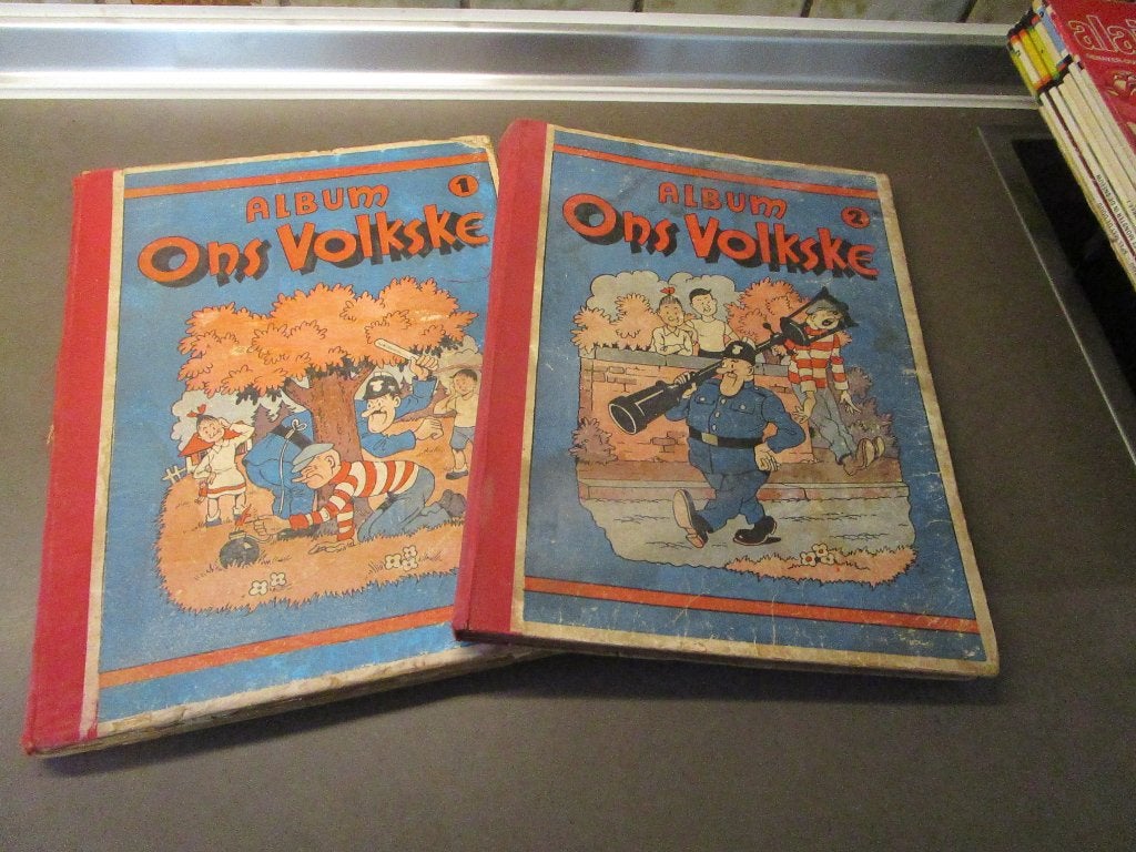 Ons Volkske - Albums 1 en 2 - 1951 - 1e druk, Boeken, Gelezen, Ophalen of Verzenden, Meerdere stripboeken, Diverse Auteurs