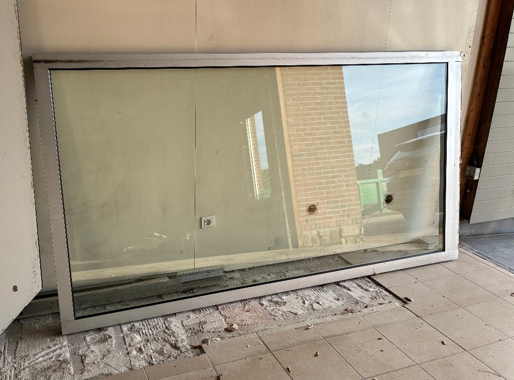 Gratis groot aluminium raam met gehard glas 136x259cm, Ophalen, Gevelraam of Ruit, Gebruikt, 160 cm of meer