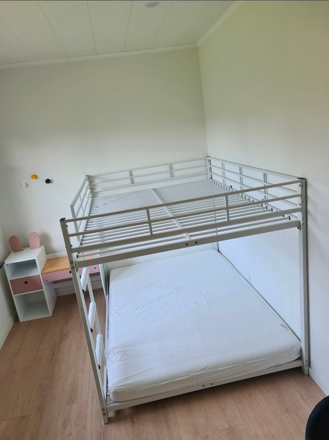 MODFU stapelbel 140x200cm wit/metaal, Ophalen, Stapelbed