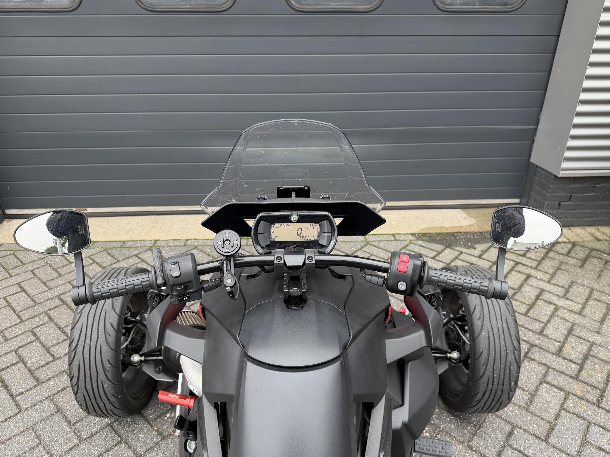 Can-Am Ryker 900 Full Option | Akraprovic | 1ste Eigenaar |, Vos-Oss Motoren, ABS, Meer dan 35 kW, Toermotor