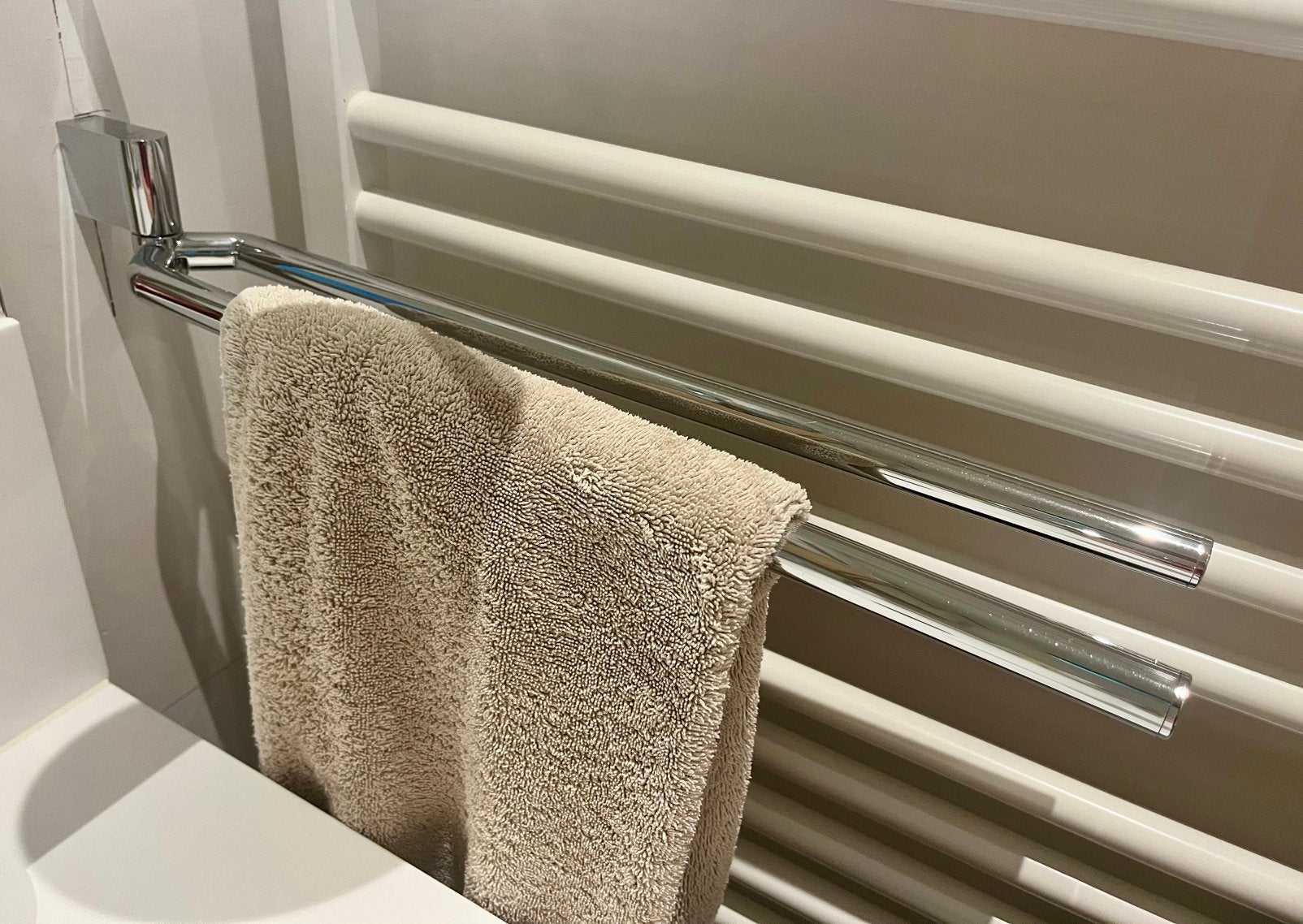 Porte-serviettes Emco nouveau ! Pour 2 serviettes, Neuf, Autres marques, Porte-serviettes, Enlèvement