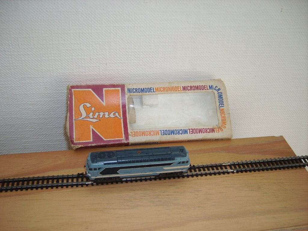 LOCOMOTIVE DIESEL LIMA SNCF CLASSE 67001 ÉCHELLE N, Analogique, Enlèvement ou Envoi, Locomotive, Lima