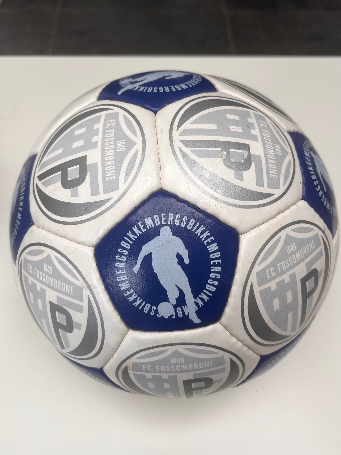 Lederen voetbal Bikkembergs, Ophalen, Zo goed als nieuw