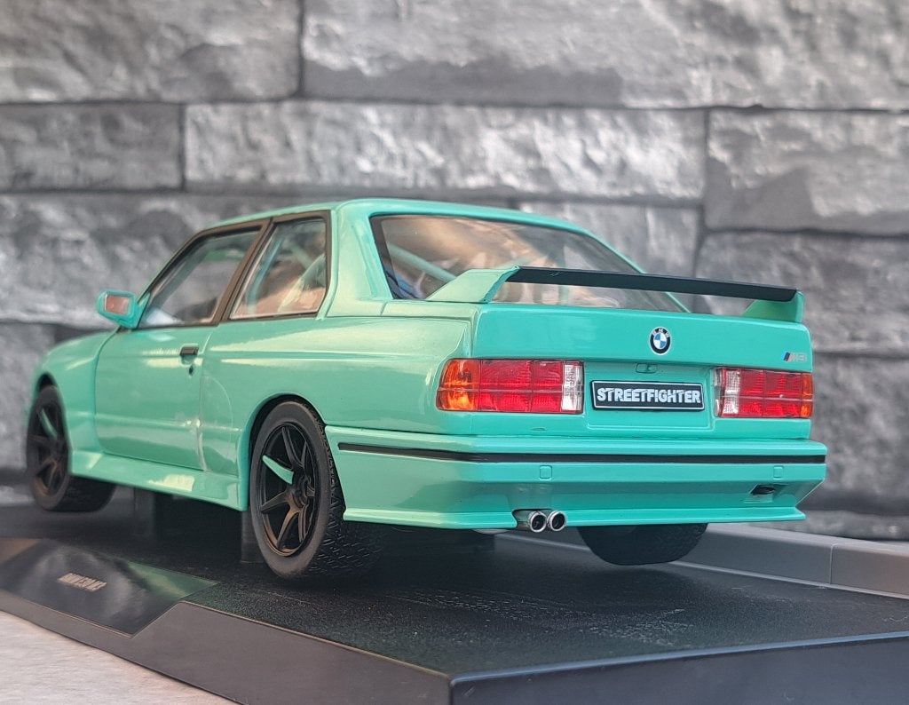 BMW M3 E30 TIFFANY BLUE 1/18ème, Enlèvement ou Envoi, Solido, Voiture, Solido