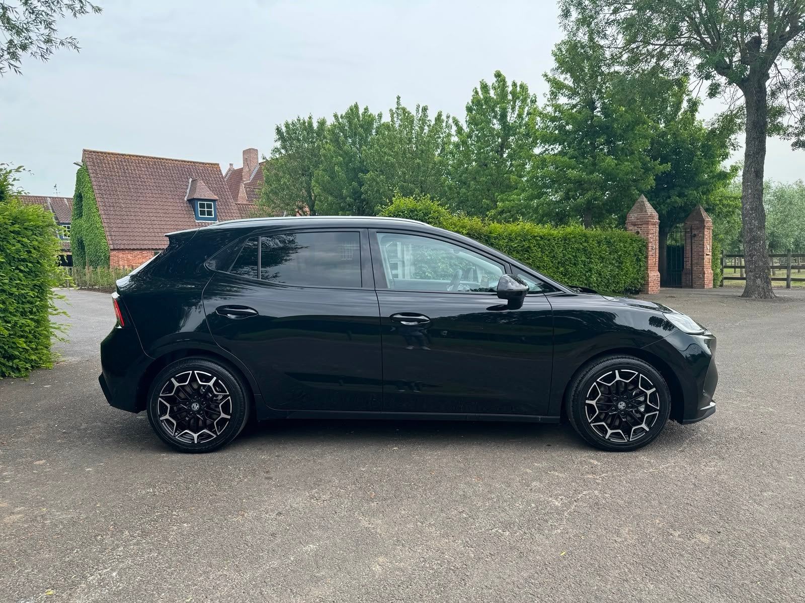 MG 4 URBAN - 54 KWH - EV Premium (automatique), Autos, MG, Achat, Carnet d'entretien, 5 portes, Automatique