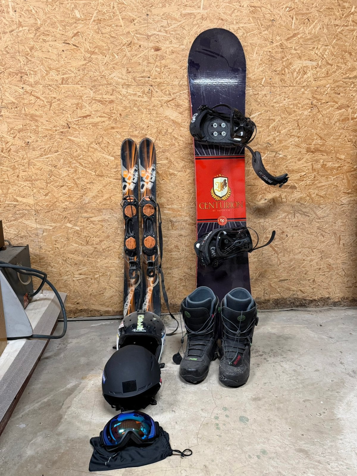 Wintersportpakket – Snowboard, boots, 2 helmen, skibril,…, Sport en Fitness, Snowboarden, Ophalen, Zo goed als nieuw, Bindingen