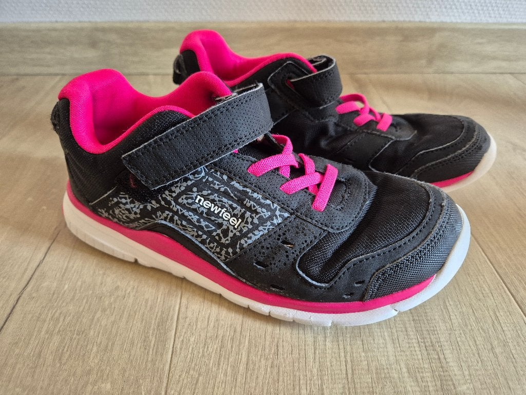 Sportschoenen zwart-roze (meisjes, maat 35, Newfeel), Kinderen en Baby's, Meisje, Sportschoenen, Ophalen of Verzenden, Zo goed als nieuw
