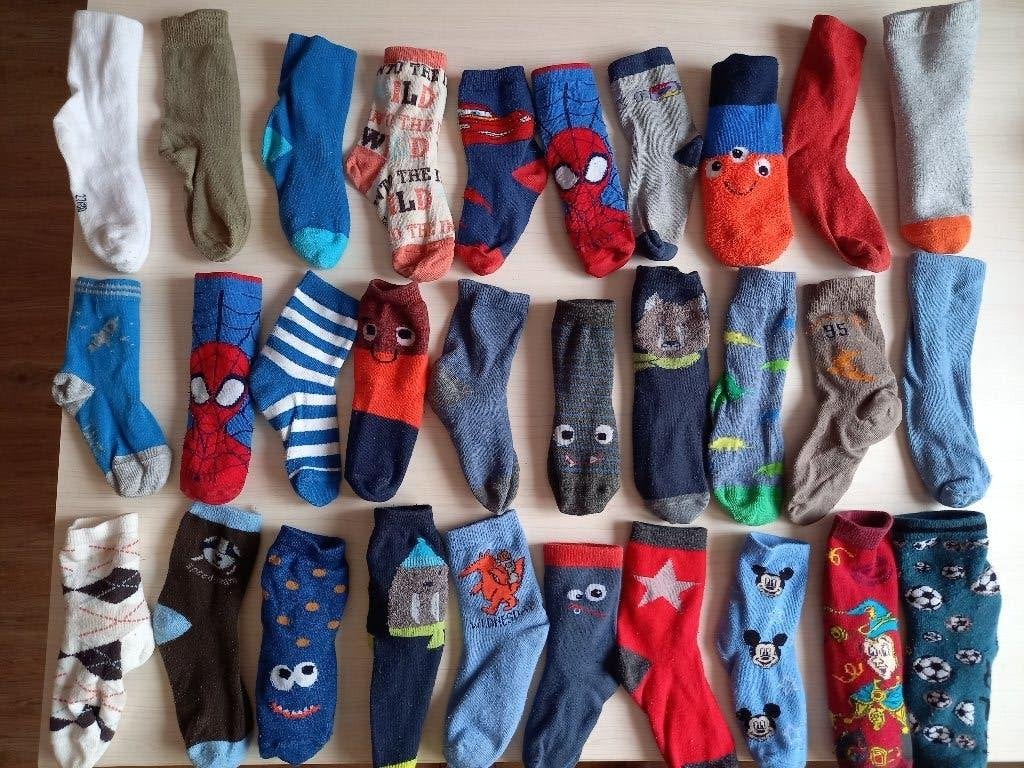 Joli paquet de bas taille 27-30 pour garçons, 30 pièces, Garçon, Enlèvement ou Envoi, Comme neuf, Chaussettes