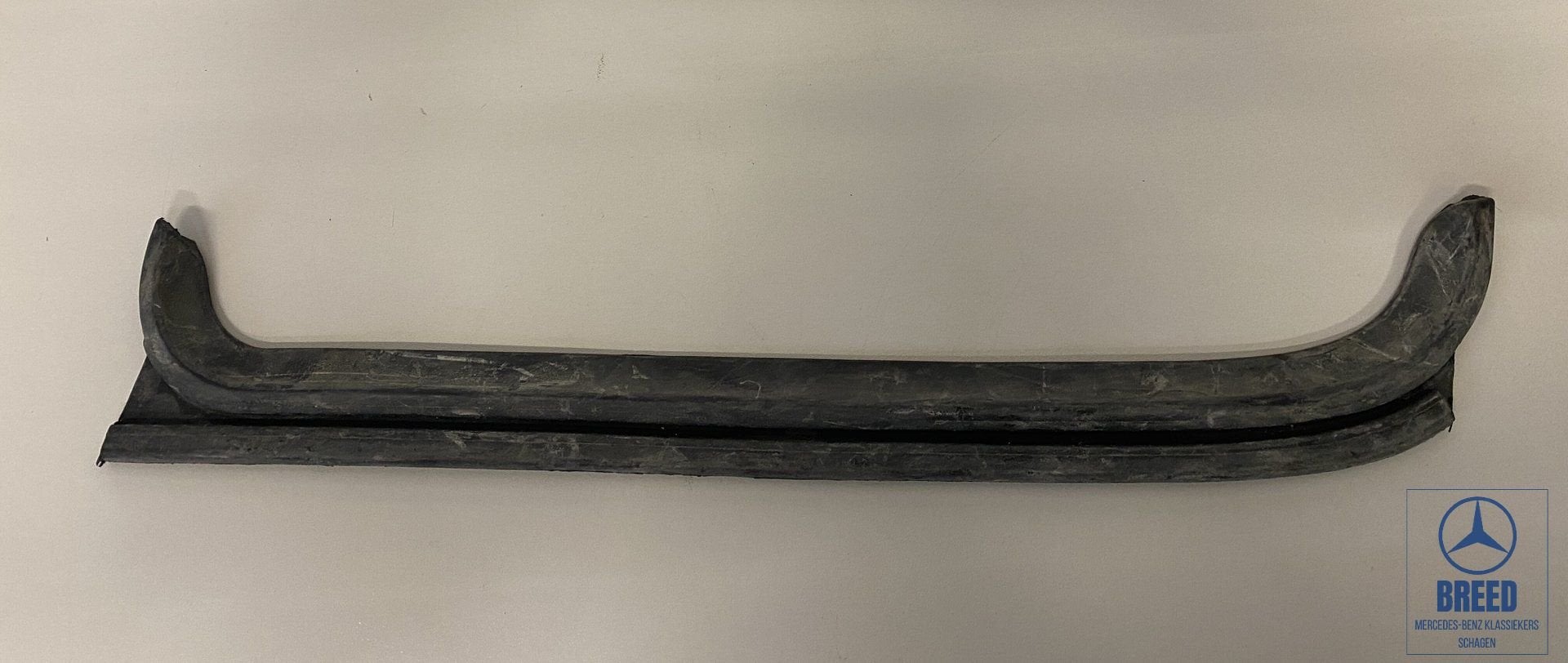 NOS zijruitrubber voorportier Mercedes-Benz W601 W602 TN T1, Auto-onderdelen, Carrosserie, -, Nieuw, Ophalen of Verzenden, -