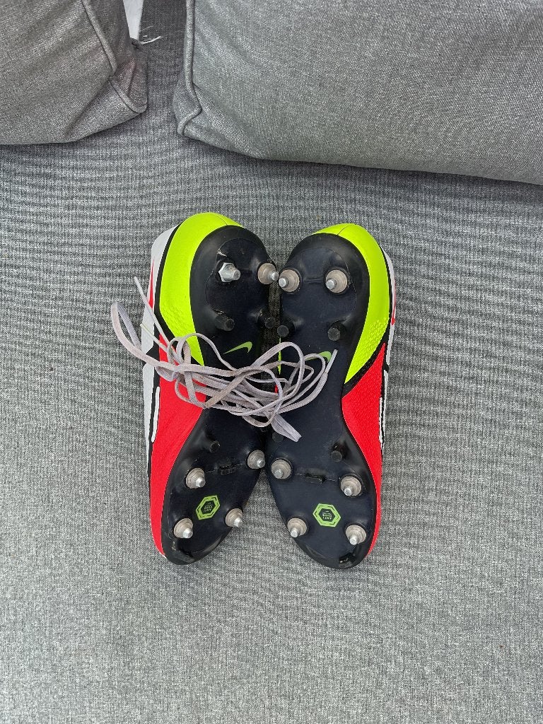 Chaussures de foot NIKE PHANTOM, Sports & Fitness, Enlèvement, Utilisé, Chaussures