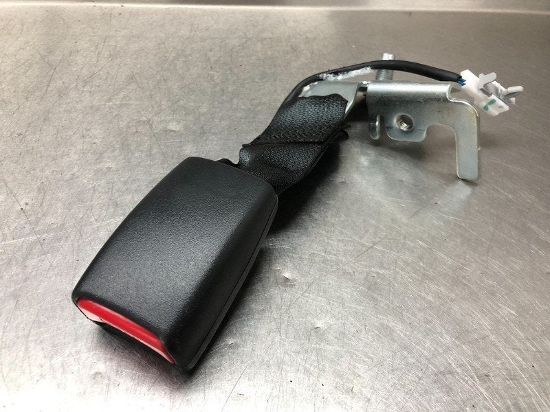BOUCLE DE CEINTURE ARRIÈRE GAUCHE Nissan Qashqai (J11), Germany@nissan-services.eu, Kronenweg 38
50389  Wesseling, DE, Utilisé
