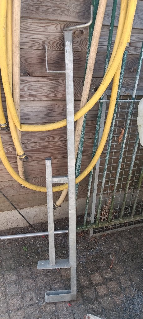 leuning houder betondek, Doe-het-zelf en Bouw, Ophalen, Zo goed als nieuw