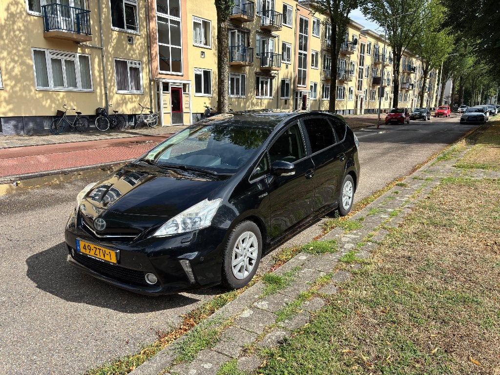 Toyota Prius Wagon Dynamic Business Carplay-JBL -adapt.cruis, Auto's, 4 cilinders, 5 deurs, Prius, Te koop