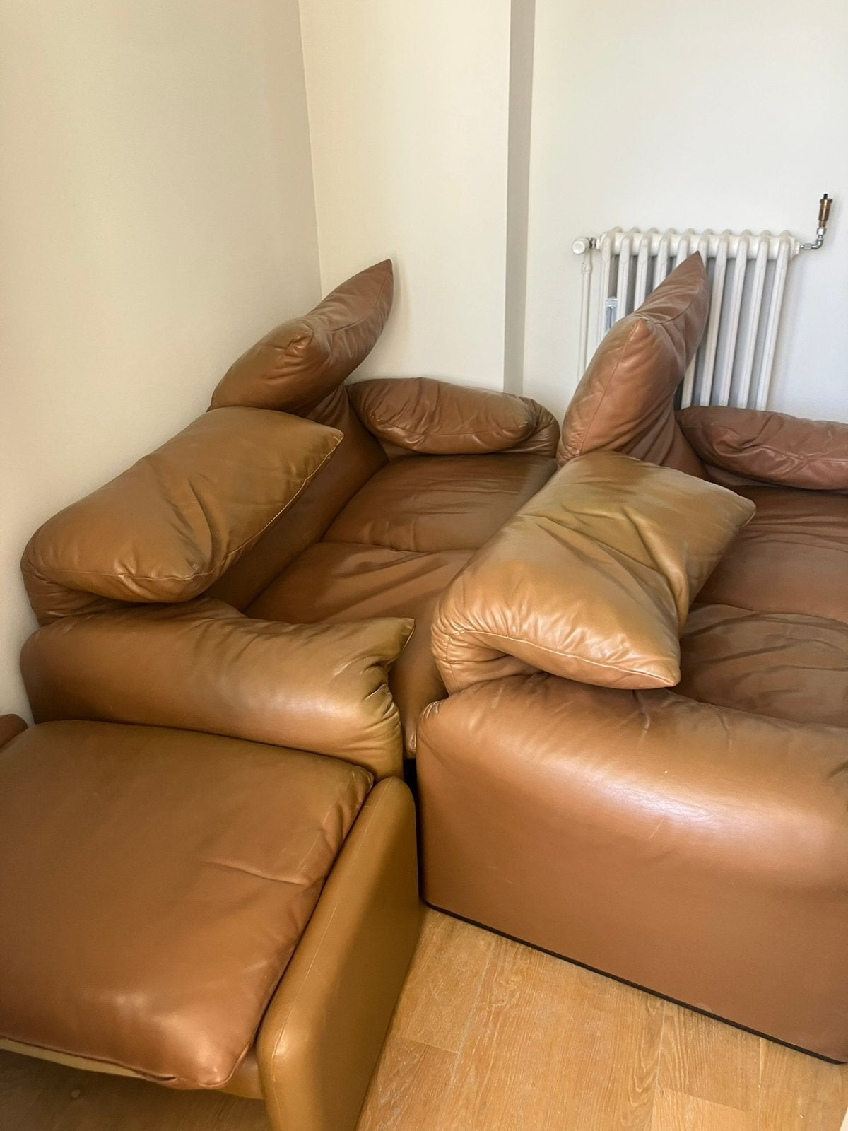 Cassina Maralunga 2 tweezits en poef, Ophalen, Gebruikt, Leer, Design vintage retro