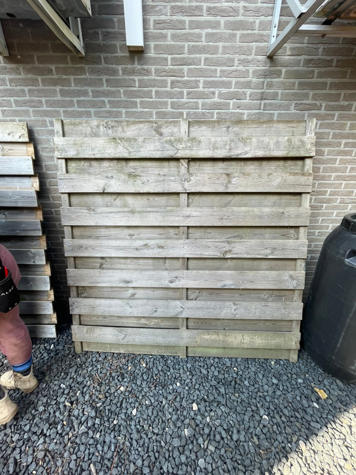 3 houten schuttingen en 1 poortje te koop, Ophalen, Zo goed als nieuw