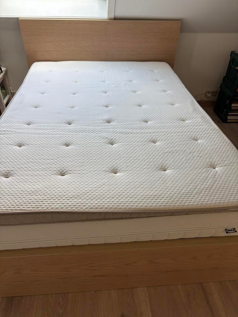 Ikea bed met matras en topper, Huis en Inrichting, Ophalen, Zo goed als nieuw