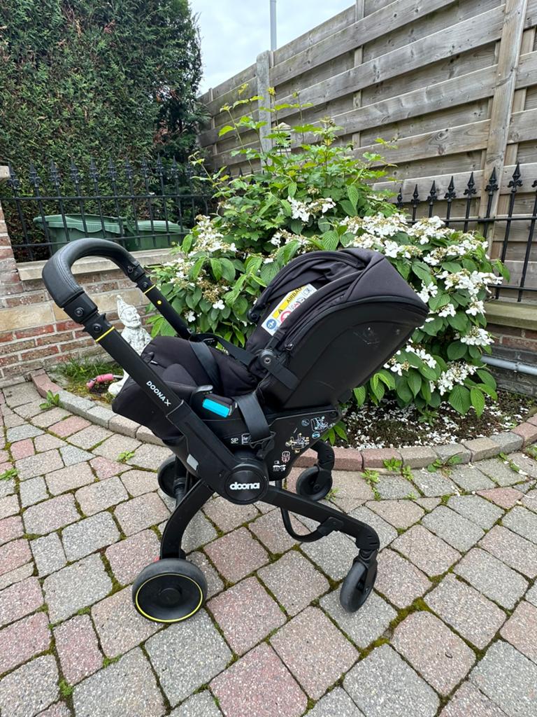 Pousette doona x 400€, Kinderen en Baby's, Buggy's, Ophalen, Zo goed als nieuw