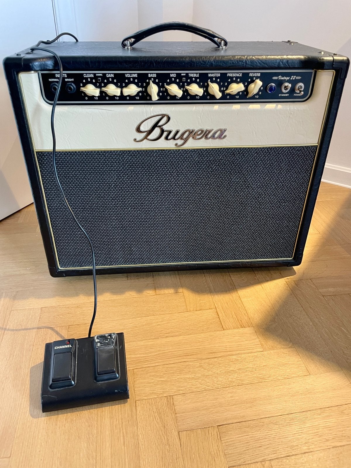 Bugera V22 infinium combo, Musique & Instruments, Amplis | Basse & Guitare, Comme neuf, Guitare, Enlèvement